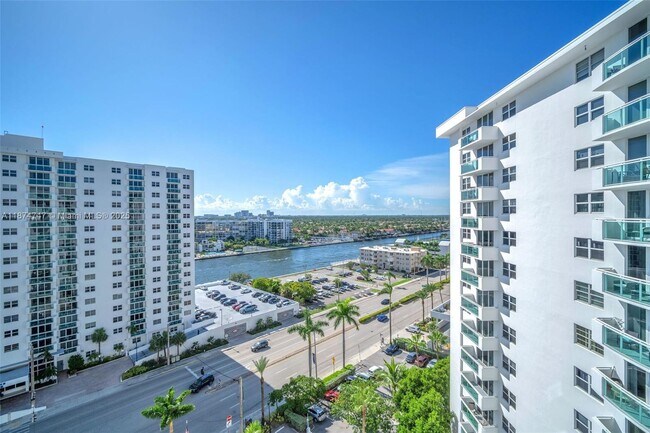 Building Photo - 3001 S Ocean Dr