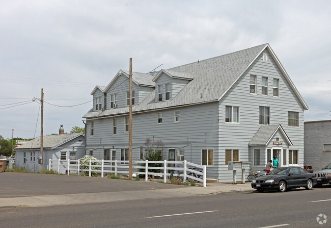 Primary Photo - 151 2nd Avenue East