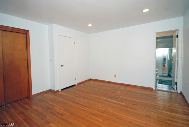 Building Photo - 561 Anderson Ave