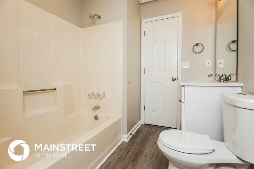 Building Photo - 3900 Saddlecreek Dr