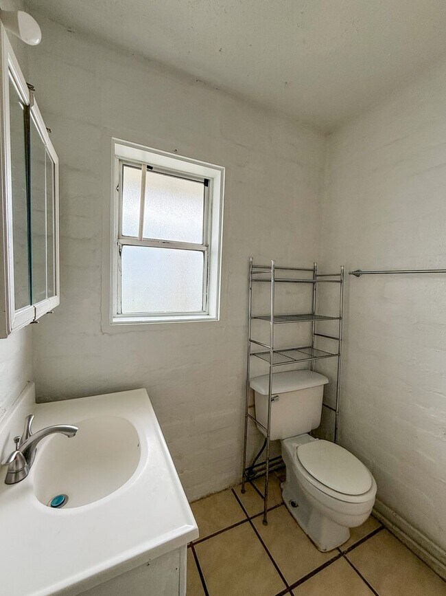 Building Photo - 73544 Cedar Dr