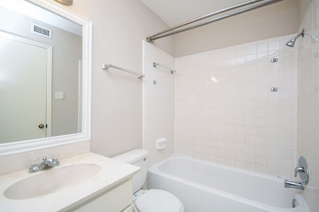 Building Photo - 2585 Marilee Ln