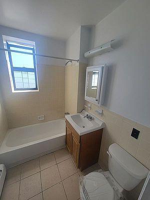 Building Photo - 1 bedroom in BRONX NY 10456