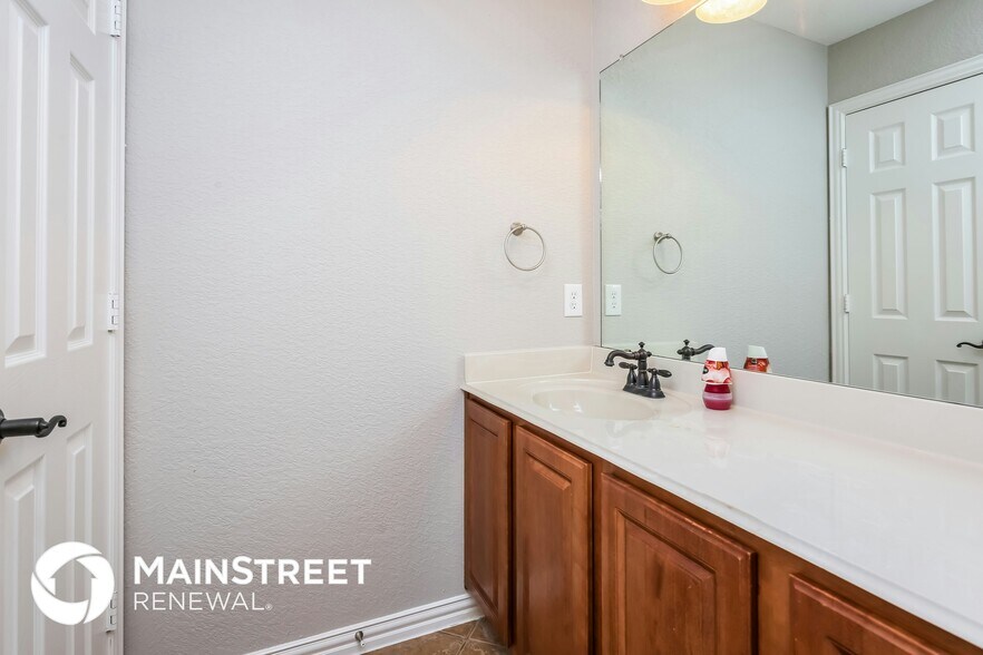 Building Photo - 5213 Leander Way