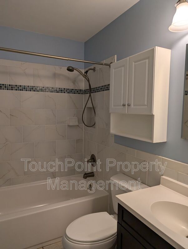Building Photo - 9707 Covedale Dr