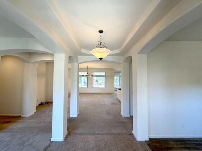 Building Photo - Spanish Springs 5bed/3bath - Move in Special now available!!