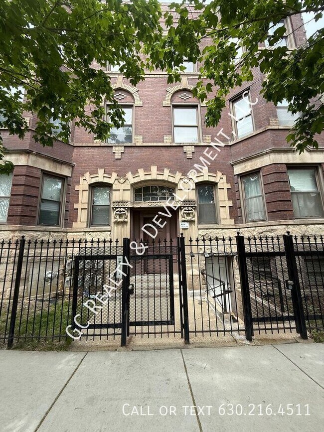 Primary Photo - 2548 W Washington Blvd