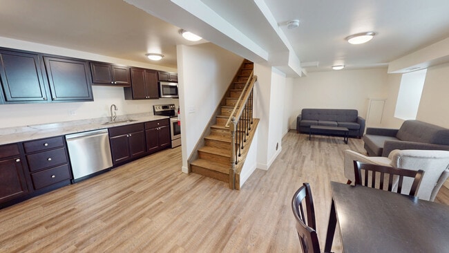 Unit 1 - 1104 S Forest Ave