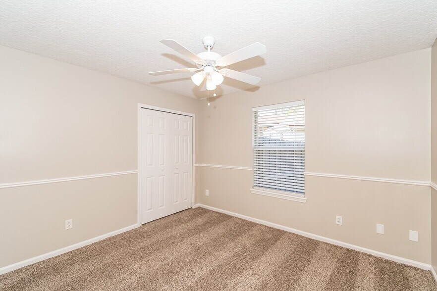 Building Photo - 299 Thornbrook Ct