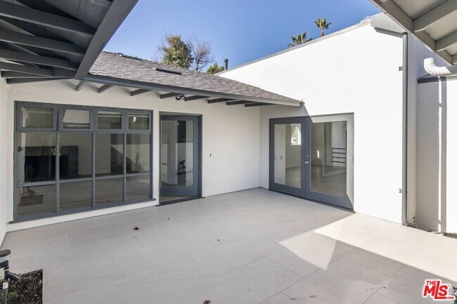 Building Photo - 12316 Landale St