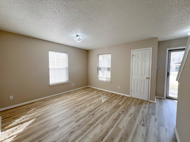 Building Photo - 14243 Holly Berry Cir