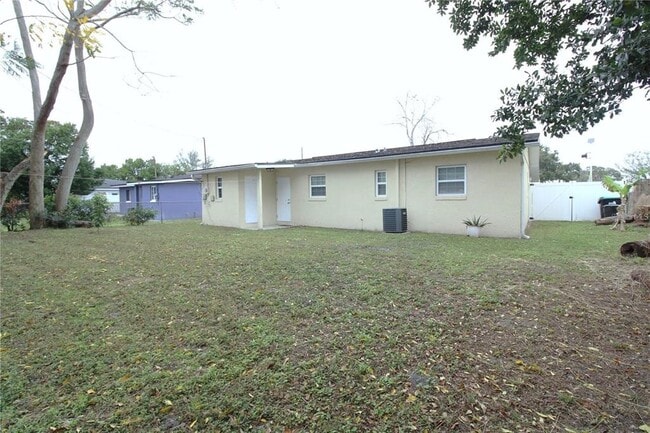 Building Photo - 5118 Anzio St
