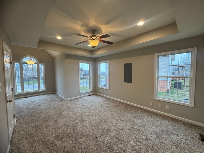 Building Photo - Gorgeous Single Family Home in Clarksville