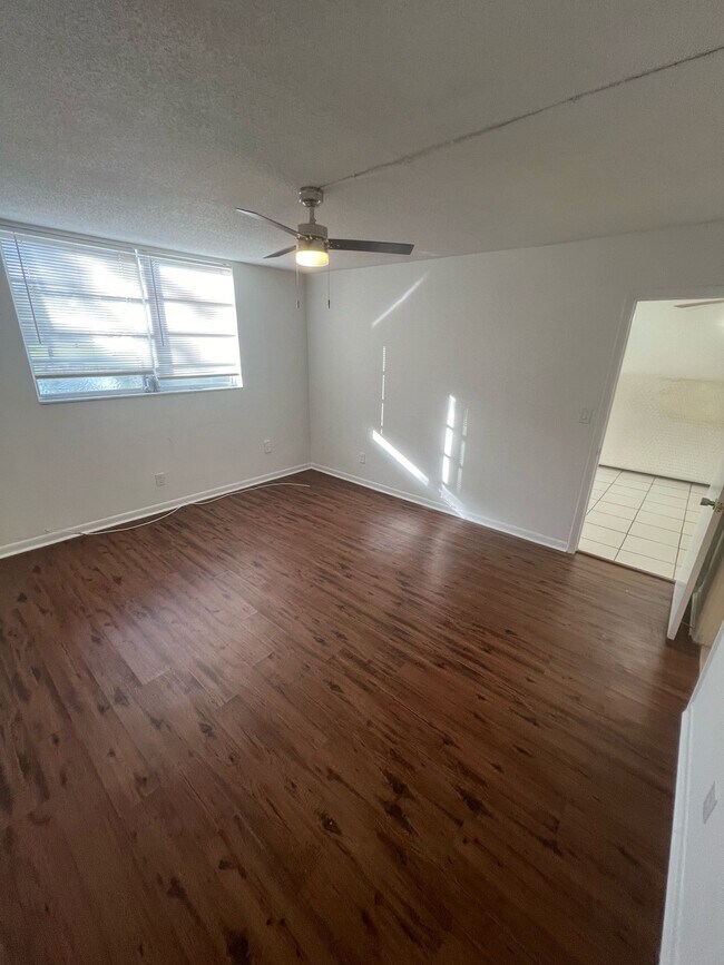 Building Photo - 5980 NW 64th Ave