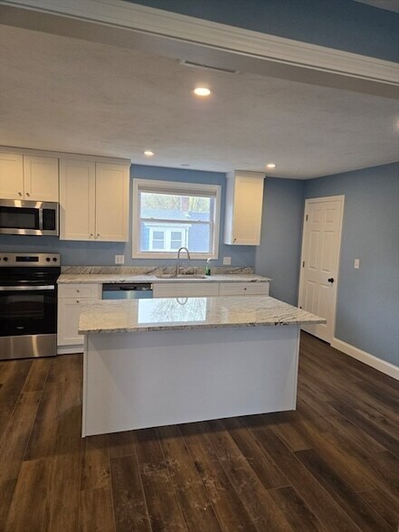 Building Photo - 37 Rose Glen St