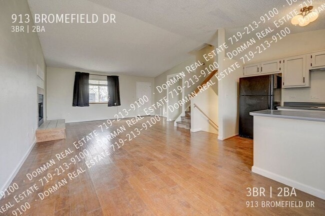 Building Photo - 913 Bromefield Dr