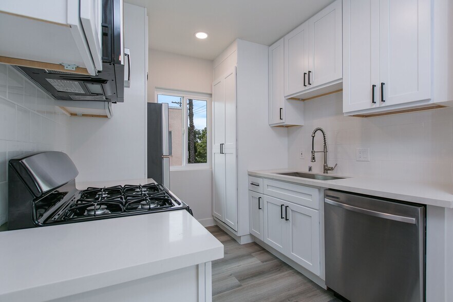 All kitchens are the same in every unit - 3132 S Canfield Ave