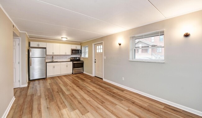 Building Photo - 458 Miller Ave