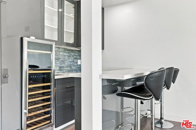 Building Photo - 4355 Chaumont Rd