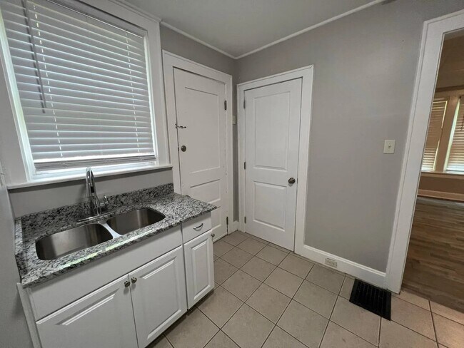 Building Photo - 4130 Talbert St