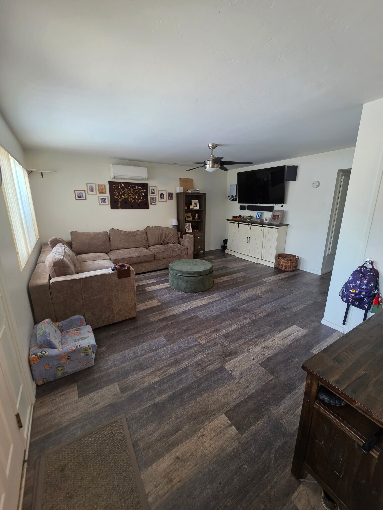 Building Photo - 598 Tam O Shanter Dr