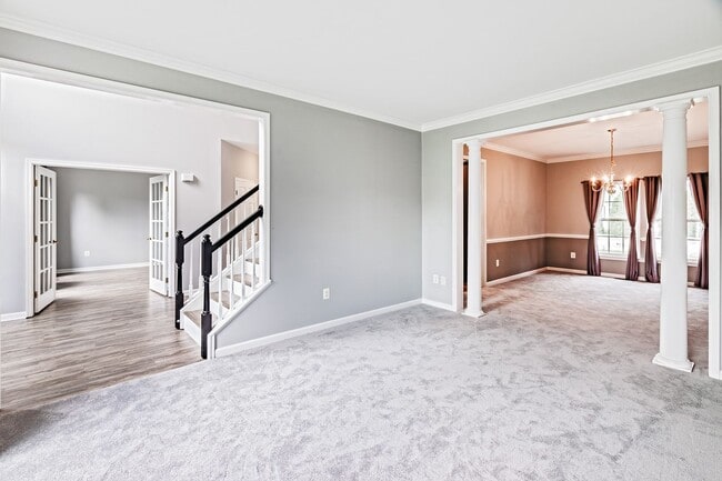 Building Photo - 917 Benalli Dr
