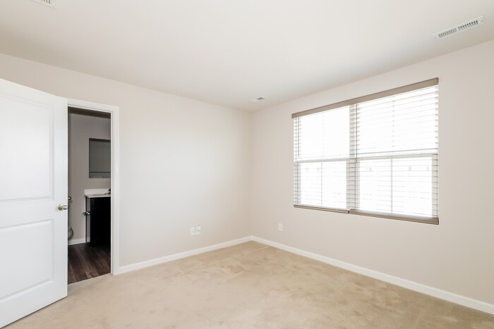 Building Photo - 921 Taybyn Rd