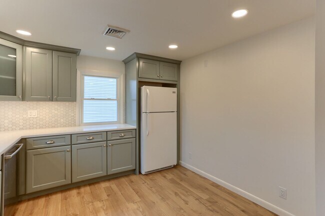 Building Photo - 51 Wharton Ave