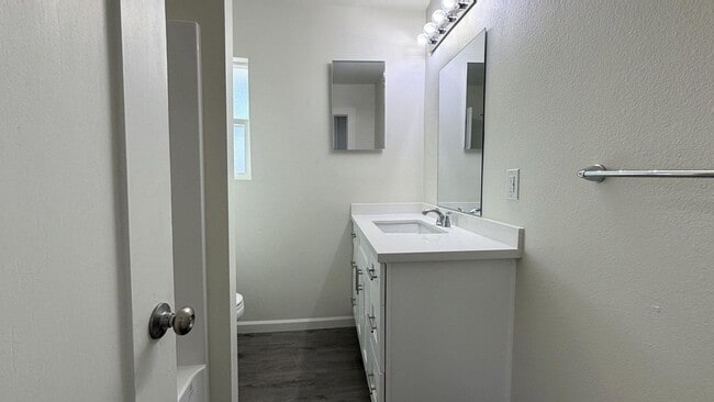 Building Photo - 1661 N Mountain View Ave