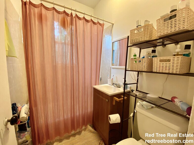 Building Photo - 31 Hurd Rd