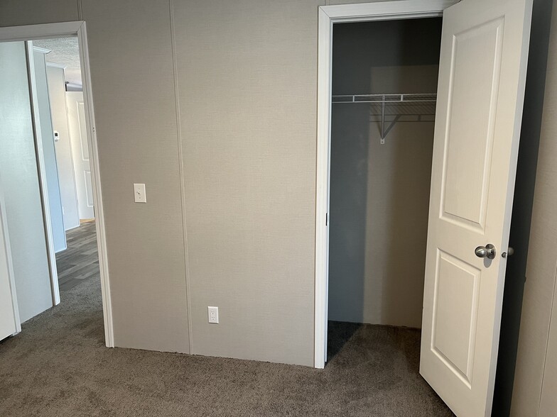 Building Photo - 6610 Lear Nagle Rd