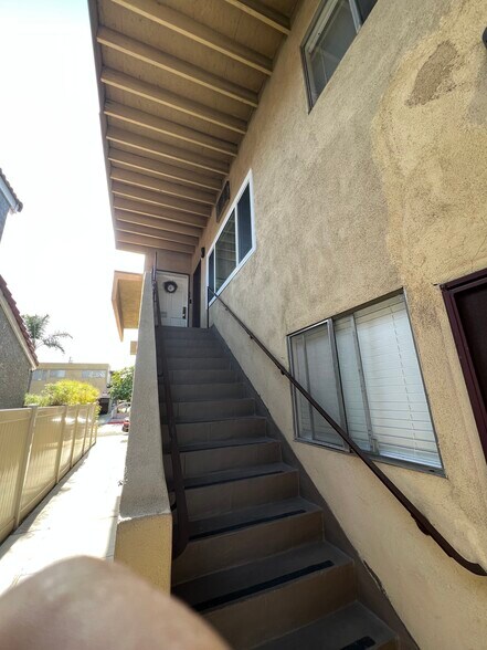 Building Photo - 5942 Malabar St