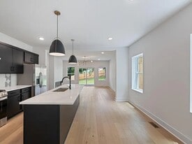 Building Photo - 2128 12th Ave N