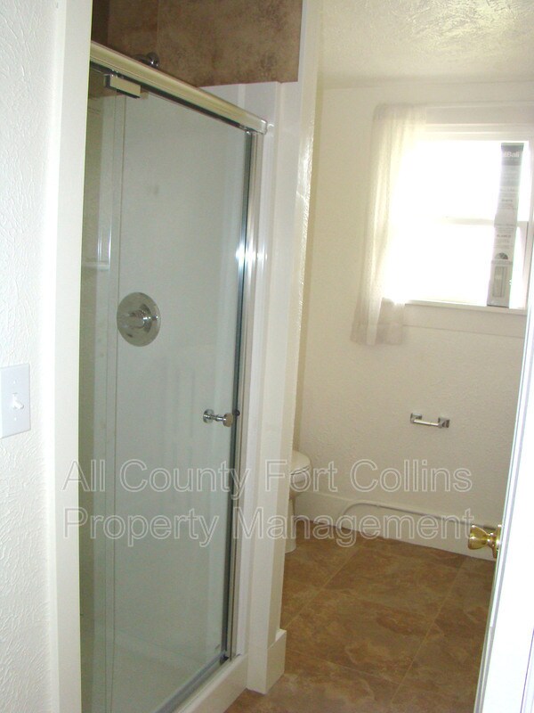 Building Photo - 401 Elm St