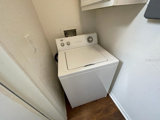 Building Photo - 4401 Thornbriar Ln