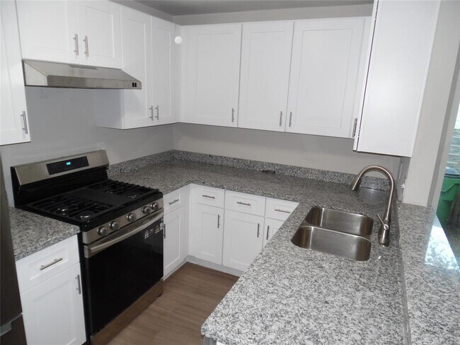 Building Photo - 1209 Green Valley Cove