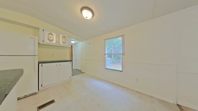 Building Photo - 3020 Aplin Rd