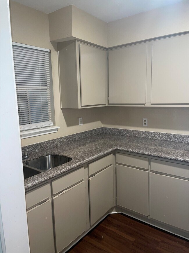 Building Photo - 4710 Airport Blvd