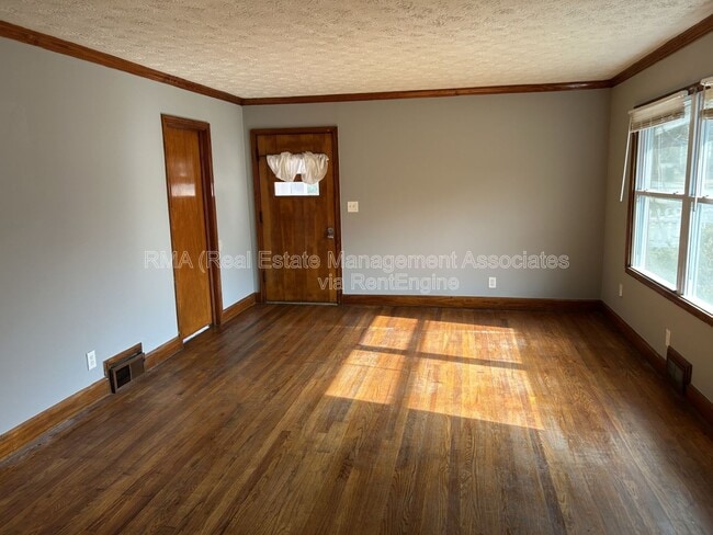 Building Photo - 901 Ray St