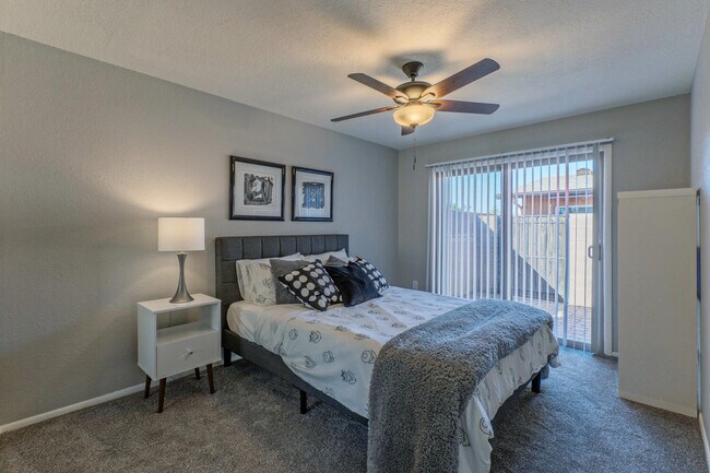 Building Photo - 3402 N 32nd St