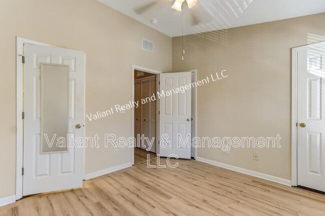 Building Photo - 3532 Lone Tree Ln