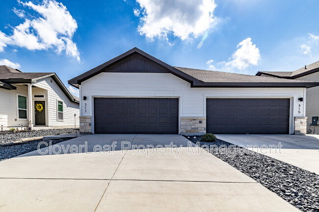 Building Photo - 311 Nespral Dr