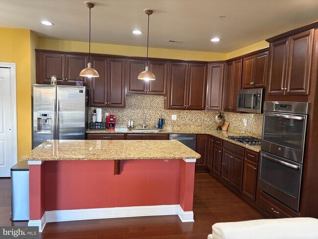 Primary Photo - 105 Elton Farm Cir