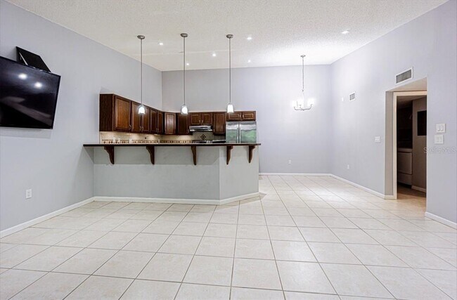Building Photo - 3345 Crystal Ct E