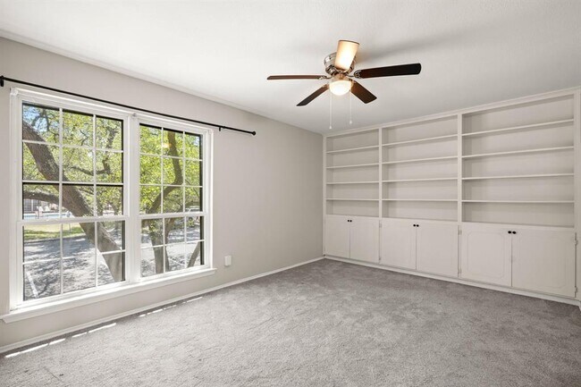 Building Photo - 4159 Steck Ave