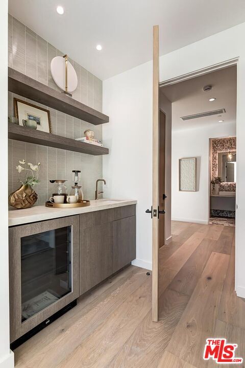 Building Photo - 16879 Mooncrest Dr