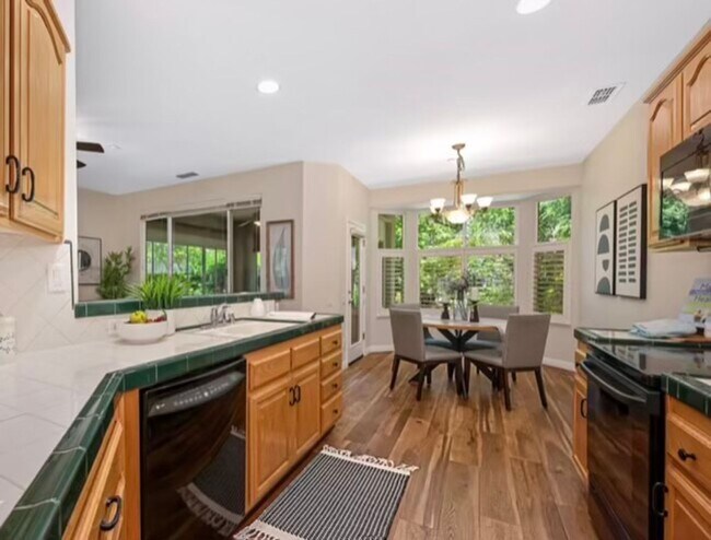 Building Photo - Nice Two Bedroom Two Bathroom Home in Rocklin - Whitney Oaks Ages 55+ Gated Community