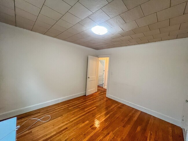 Building Photo - 52 Edgecliff Rd