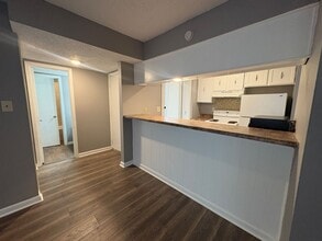 Building Photo - 2BD/2BA Condo in Whispering Oaks.