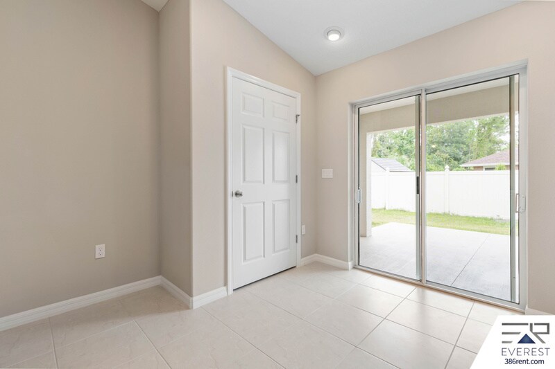 Building Photo - 16 Squanto Pl